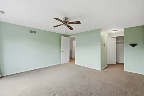 221 Cascade Drive Indian Head Park IL 60525