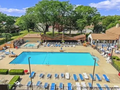 221 Cascade Drive Indian Head Park IL 60525