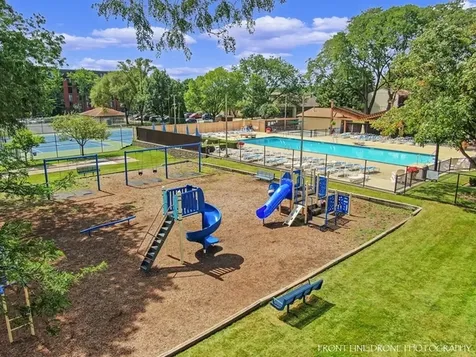 221 Cascade Drive Indian Head Park IL 60525