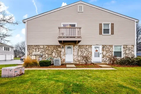 1040 Hampton Harbor Schaumburg IL 60193