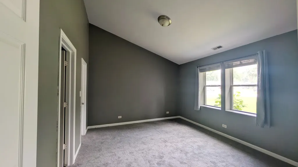 568 Manor Place Aurora IL 60506