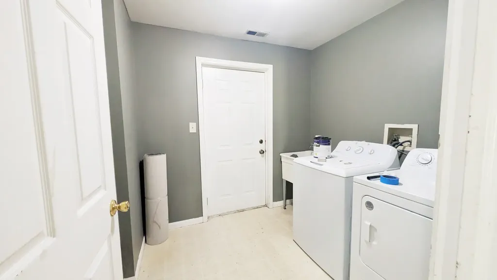 568 Manor Place Aurora IL 60506