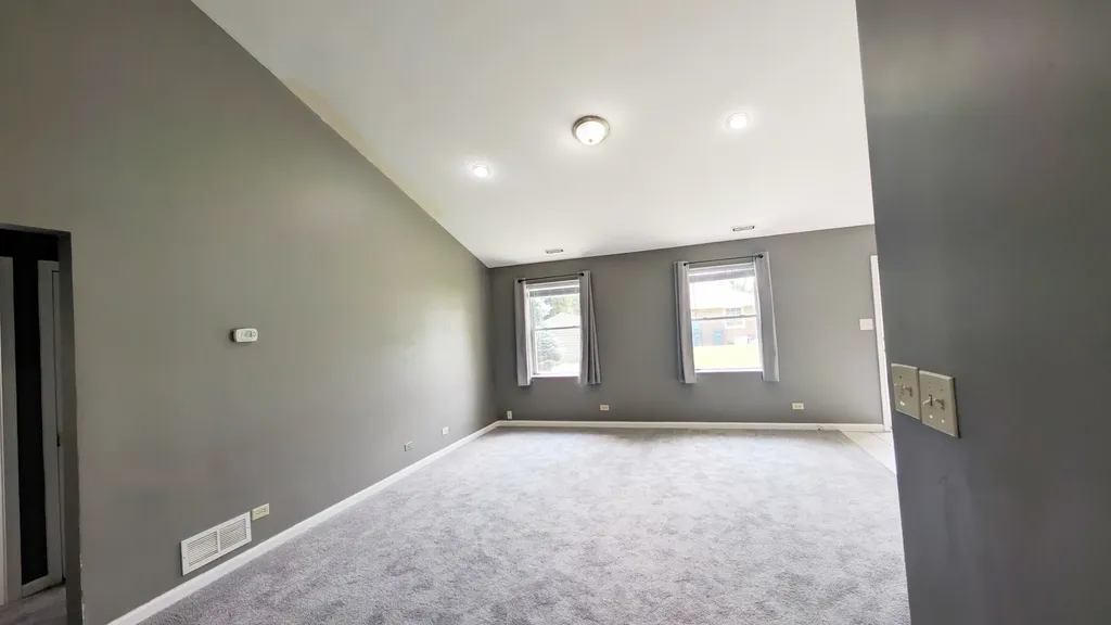568 Manor Place Aurora IL 60506