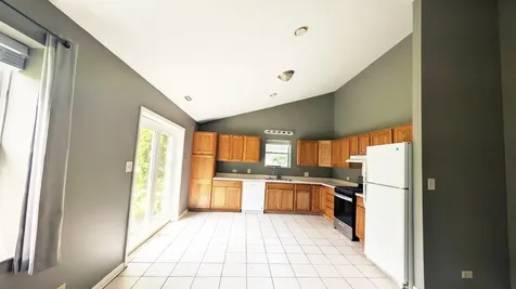 568 Manor Place Aurora IL 60506