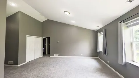 568 Manor Place Aurora IL 60506