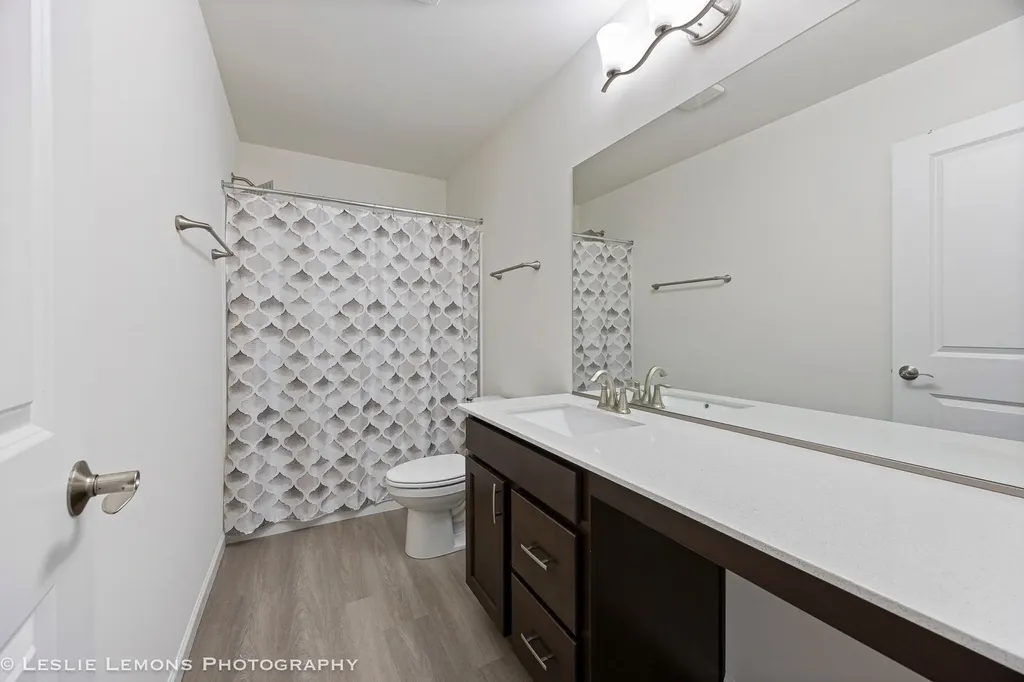 2225 Bent Grass Way Bolingbrook IL 60490