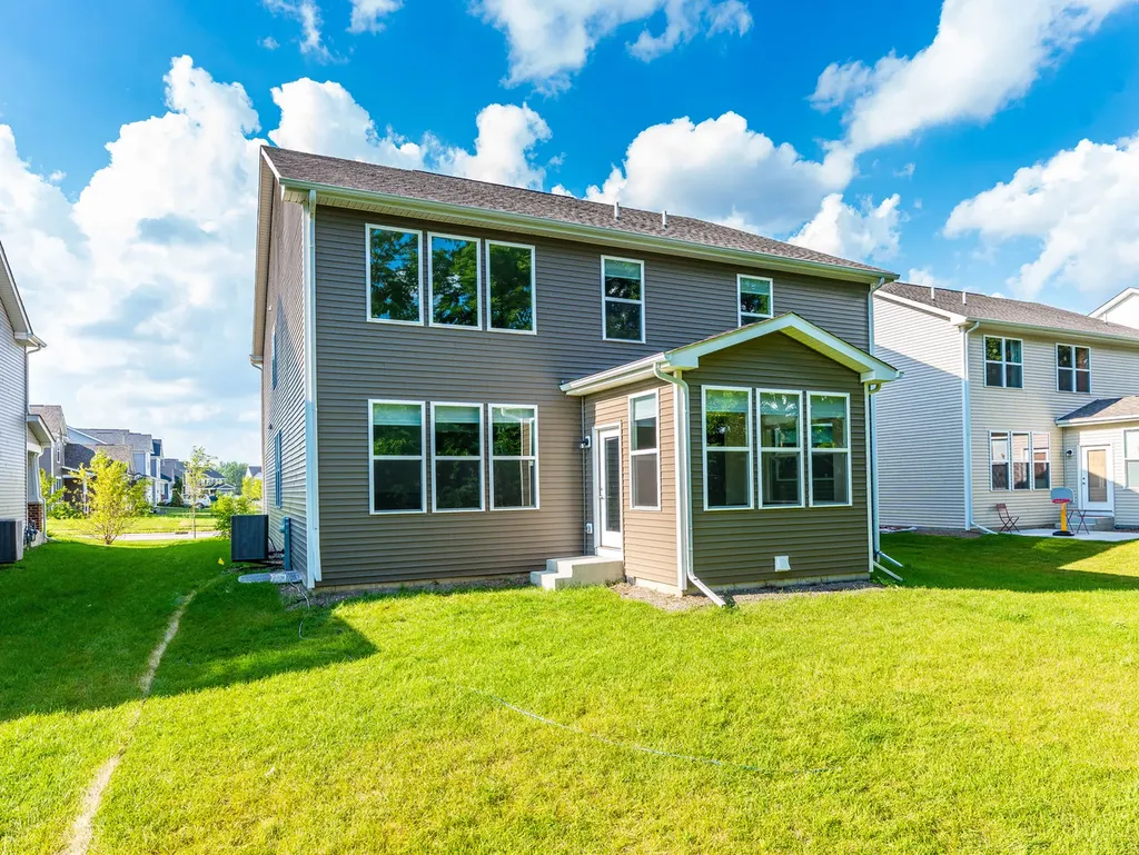 2225 Bent Grass Way Bolingbrook IL 60490