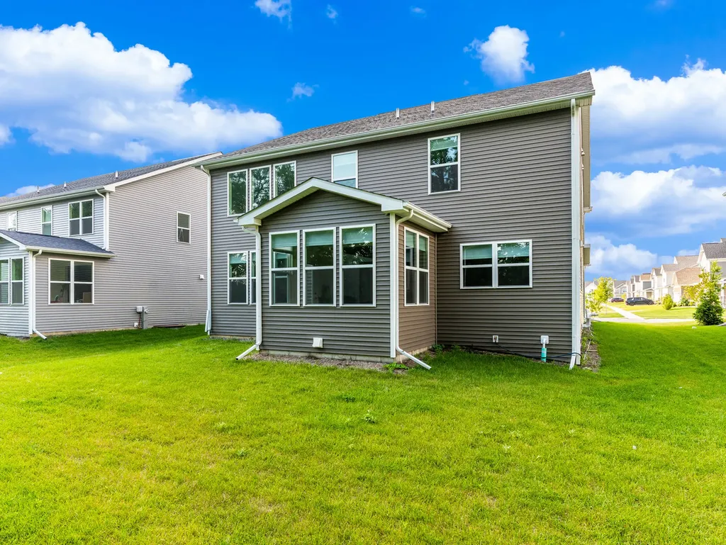 2225 Bent Grass Way Bolingbrook IL 60490