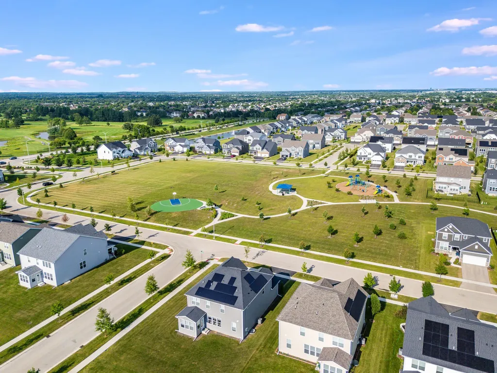 2225 Bent Grass Way Bolingbrook IL 60490