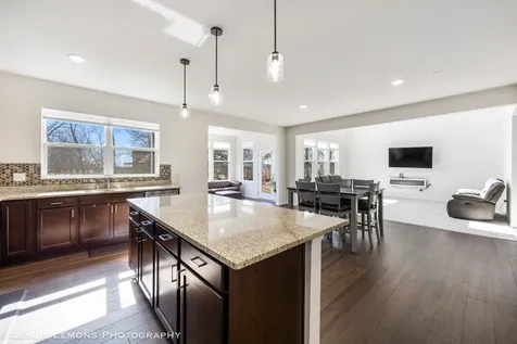 2225 Bent Grass Way Bolingbrook IL 60490