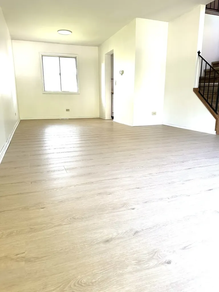 2303 Woodview Lane Naperville IL 60565
