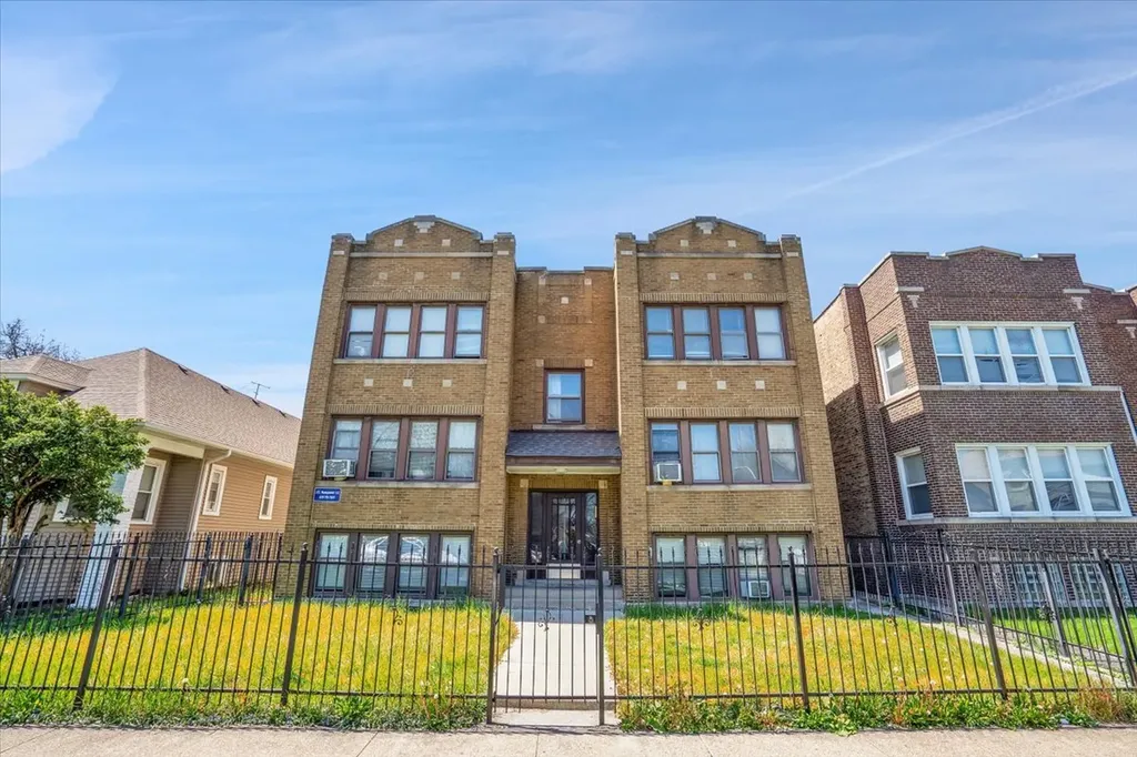 734 North Long Avenue Chicago IL 60644