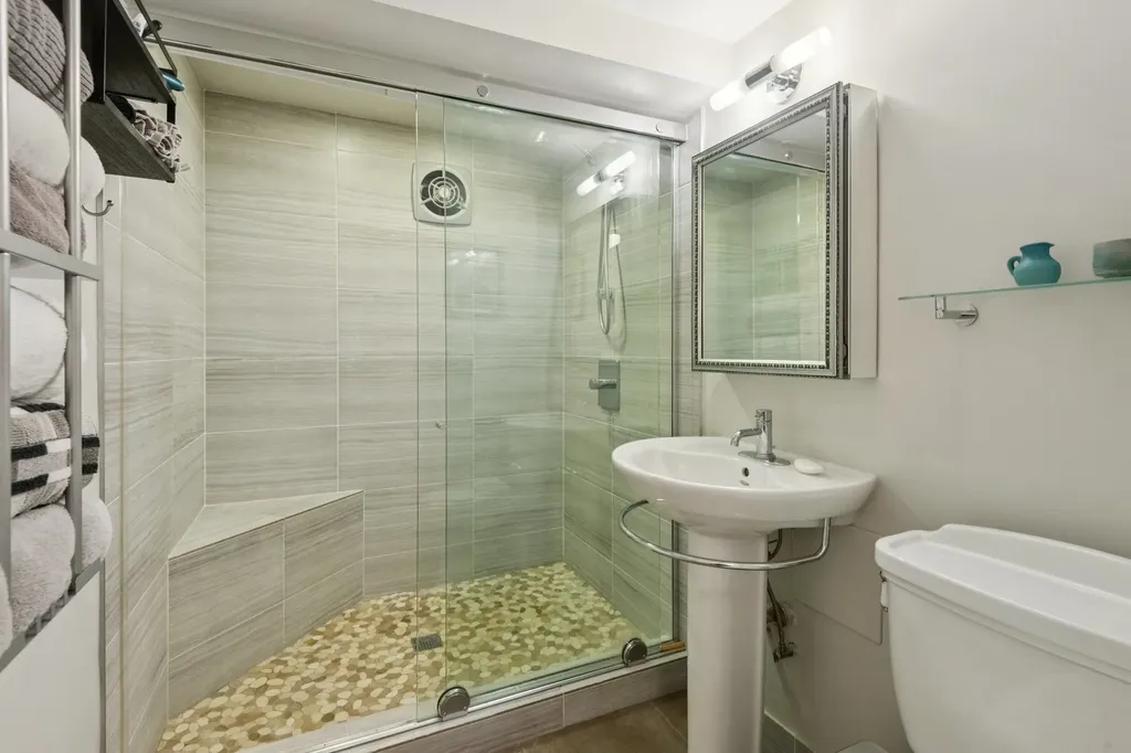 542 West Brompton Avenue Chicago IL 60657