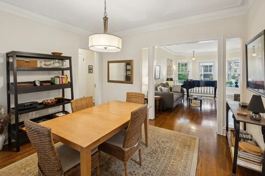 542 West Brompton Avenue Chicago IL 60657