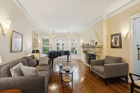 542 West Brompton Avenue Chicago IL 60657