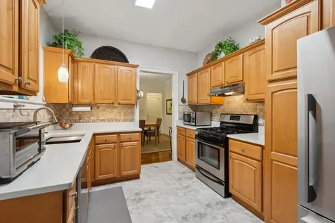 542 West Brompton Avenue Chicago IL 60657