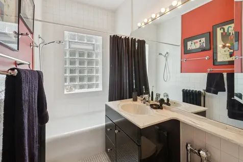 542 West Brompton Avenue Chicago IL 60657