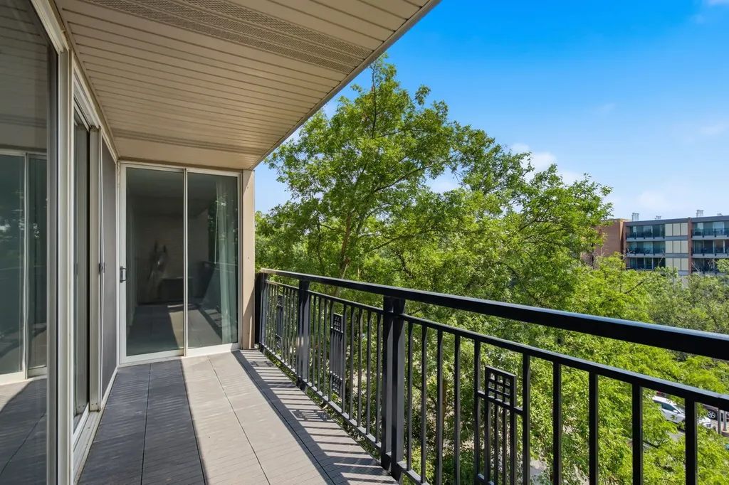 5950 Oakwood Drive Lisle IL 60532