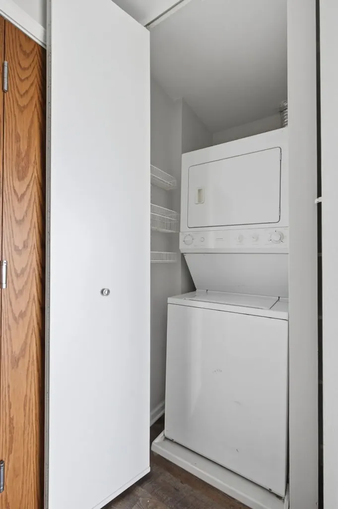 5950 Oakwood Drive Lisle IL 60532