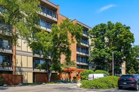 5950 Oakwood Drive Lisle IL 60532