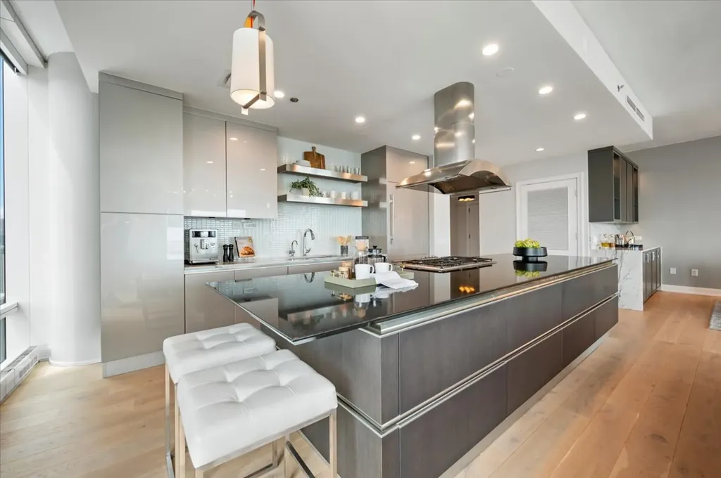 340 East Randolph Street Chicago IL 60601