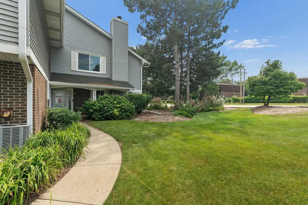 7605 Bristol Court Woodridge IL 60517