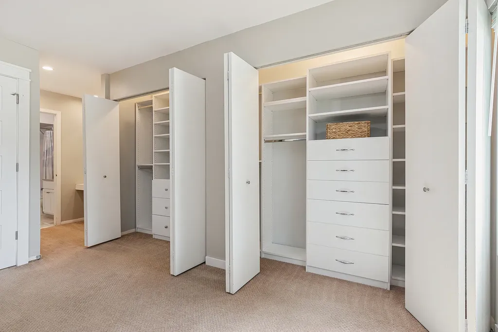 7605 Bristol Court Woodridge IL 60517