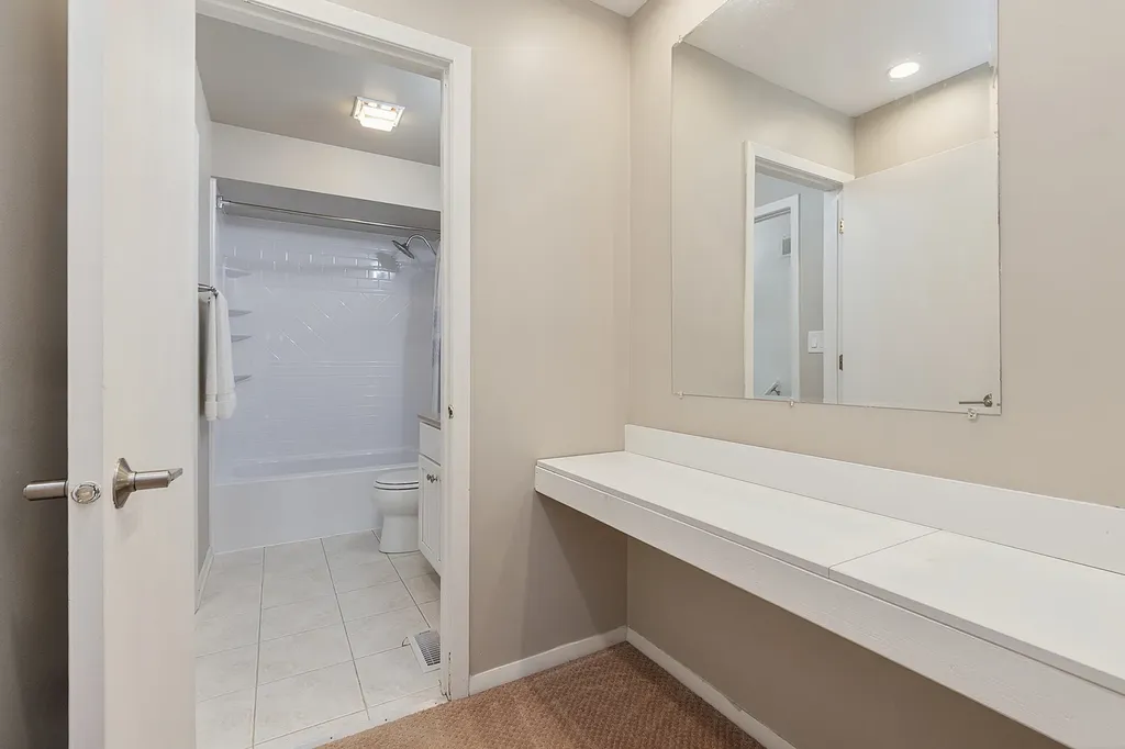 7605 Bristol Court Woodridge IL 60517