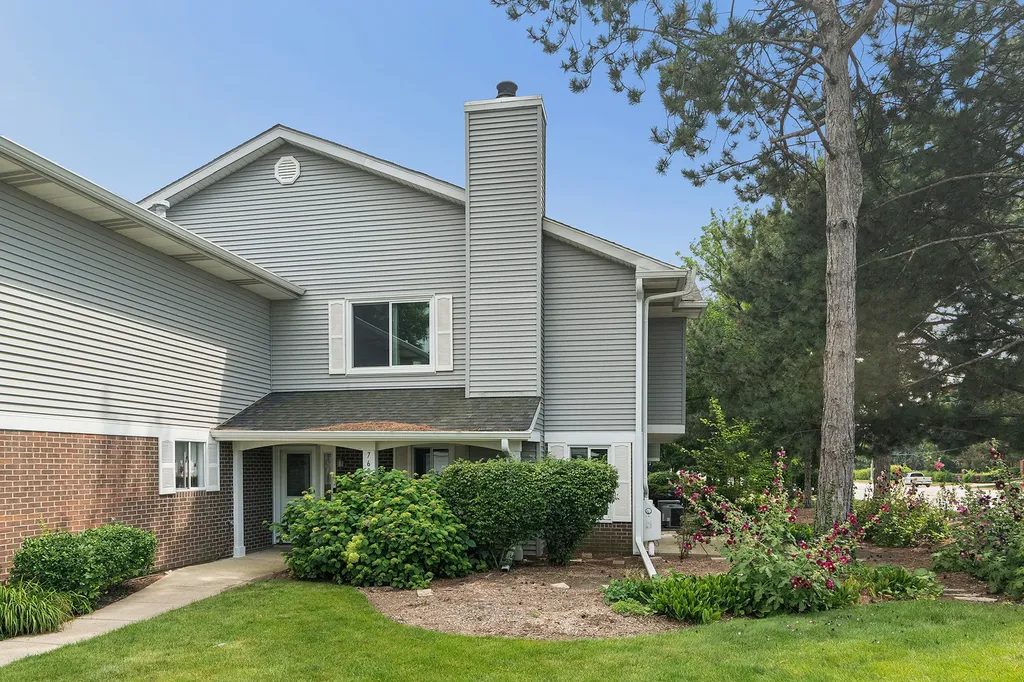 7605 Bristol Court Woodridge IL 60517