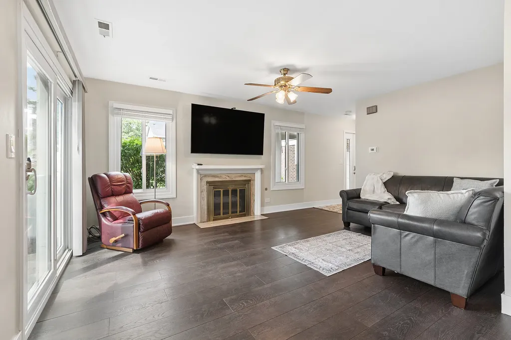 7605 Bristol Court Woodridge IL 60517