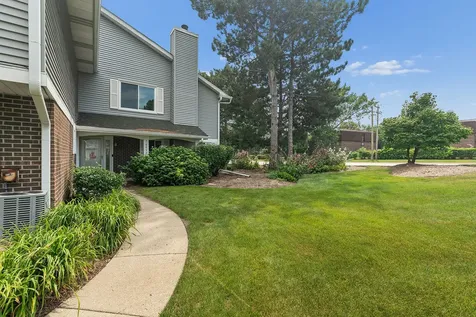 7605 Bristol Court Woodridge IL 60517