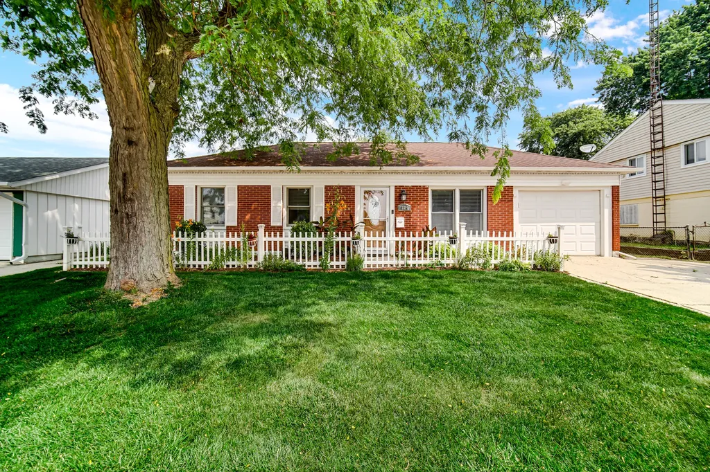 724 Union Avenue Romeoville IL 60446