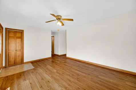 724 Union Avenue Romeoville IL 60446