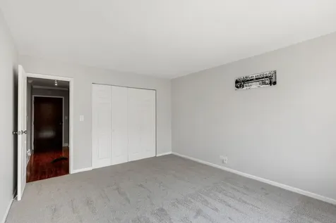 1605 East Central Road Arlington Heights IL 60005