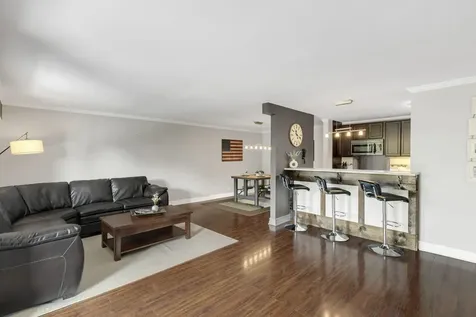 1605 East Central Road Arlington Heights IL 60005