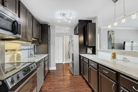 1605 East Central Road Arlington Heights IL 60005