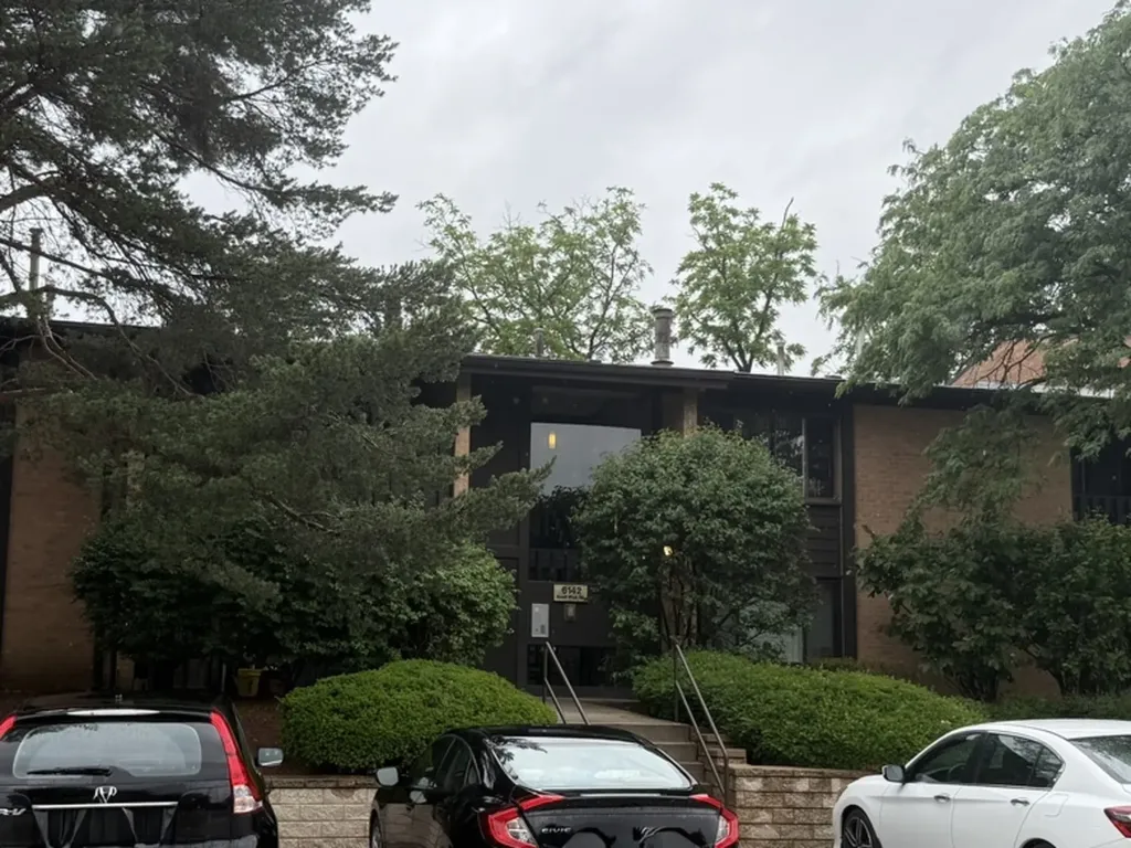 6142 Knoll Wick Road Willowbrook IL 60527