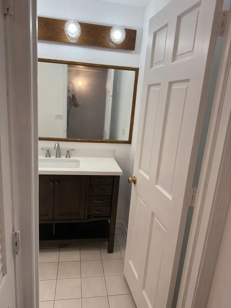 6142 Knoll Wick Road Willowbrook IL 60527