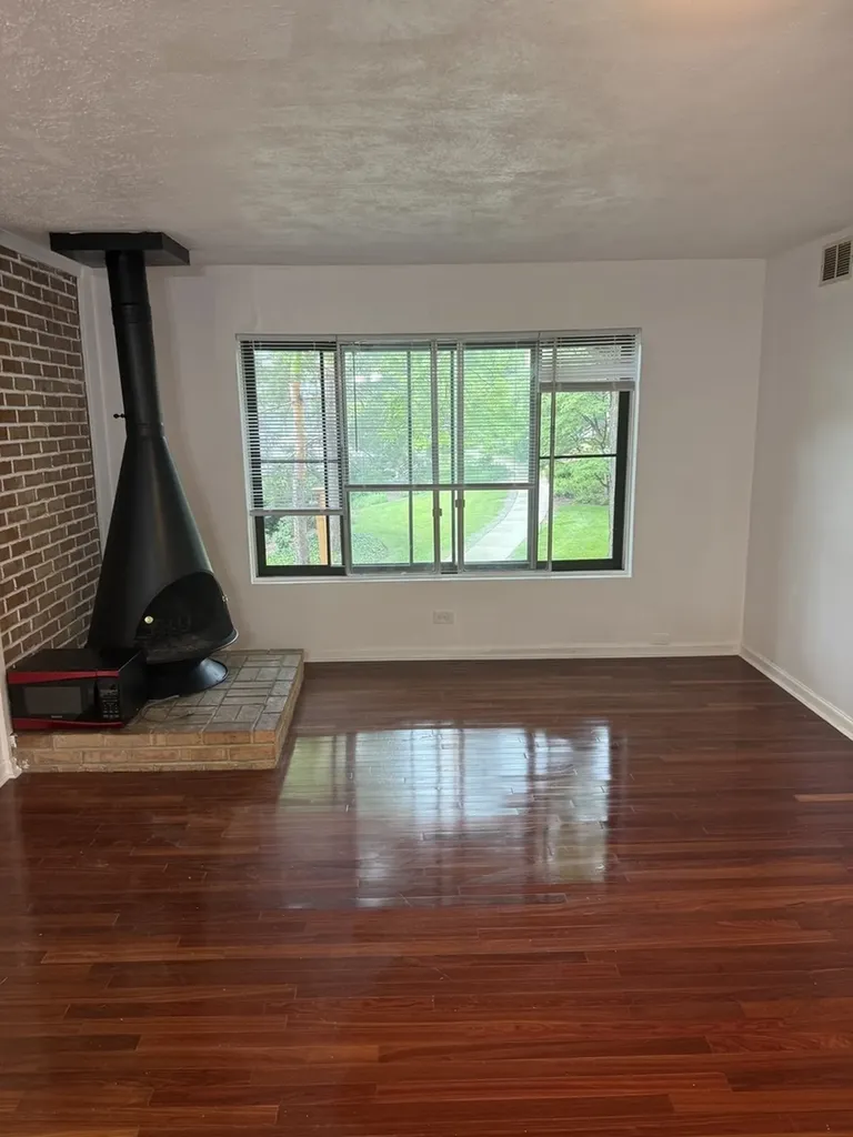 6142 Knoll Wick Road Willowbrook IL 60527
