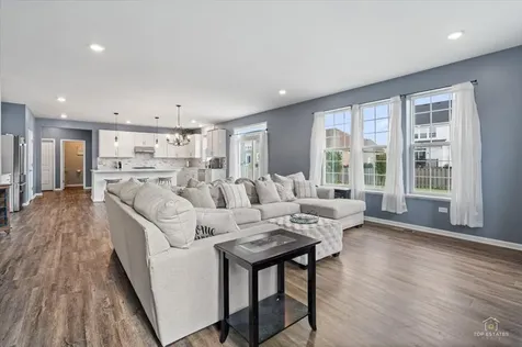 3617 Emerald Road Elgin IL 60124