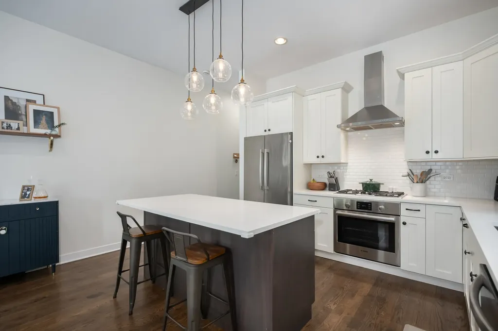 2104 West Belmont Avenue Chicago IL 60618