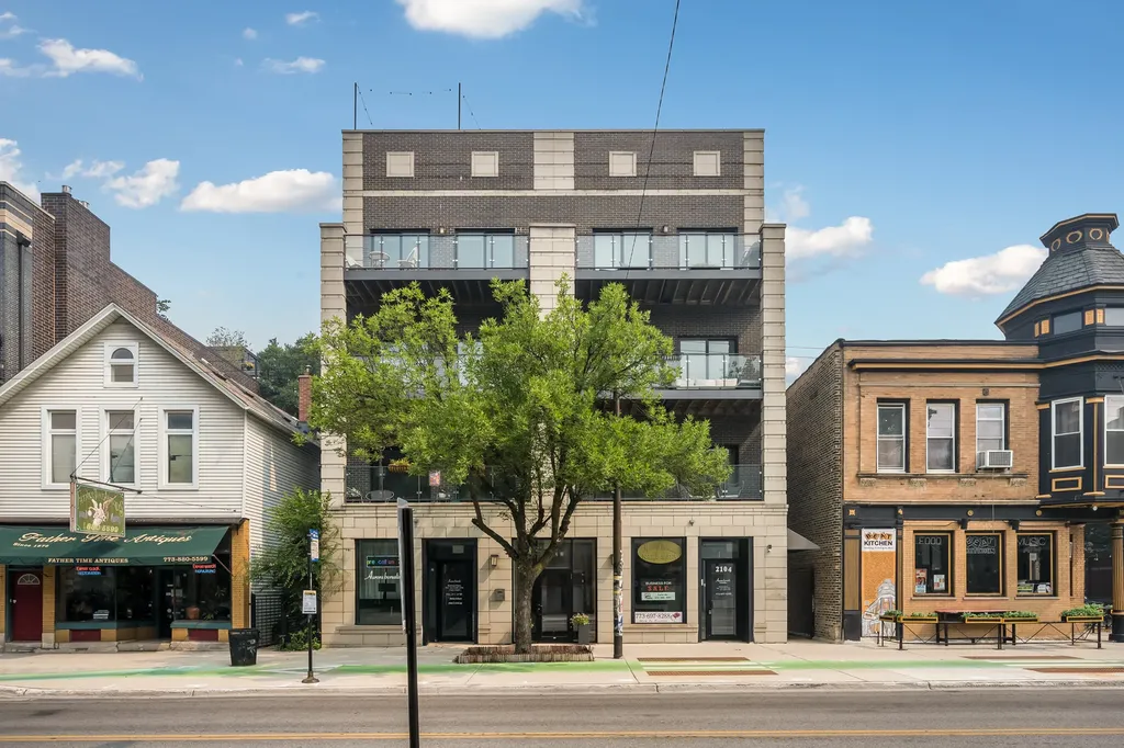 2104 West Belmont Avenue Chicago IL 60618