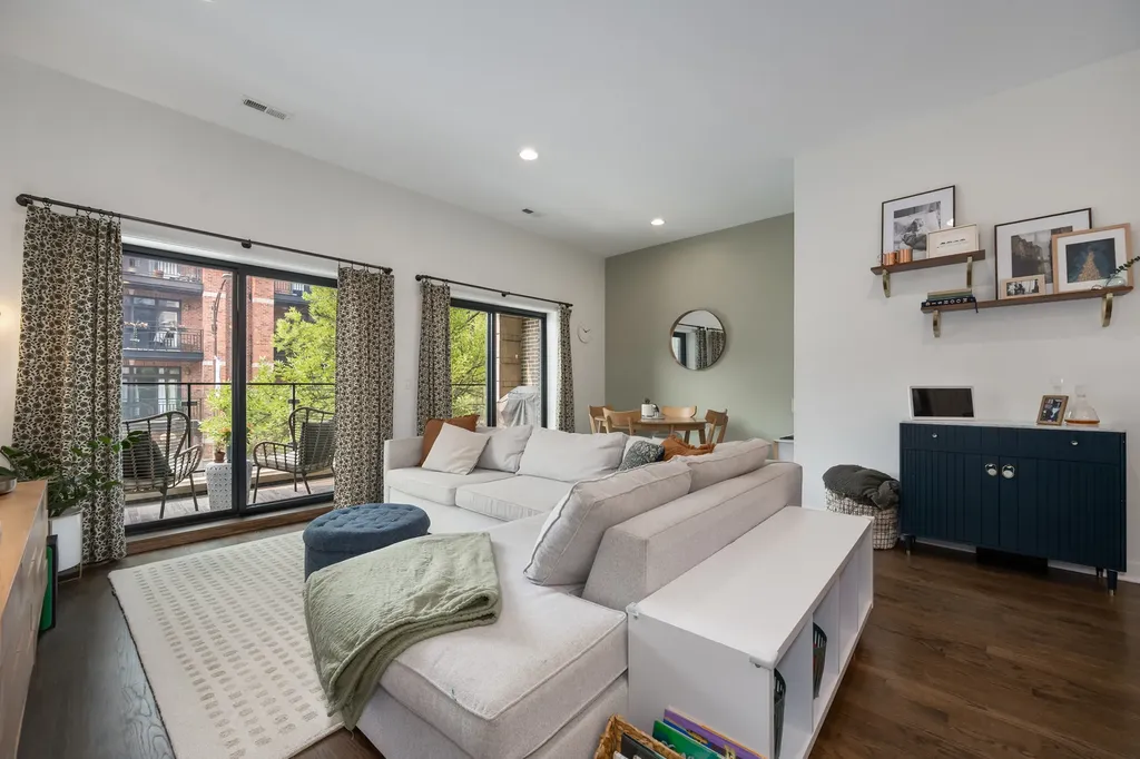 2104 West Belmont Avenue Chicago IL 60618