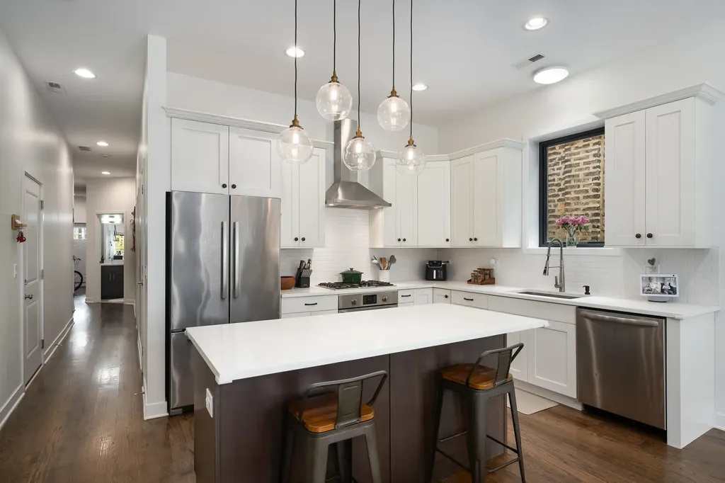2104 West Belmont Avenue Chicago IL 60618