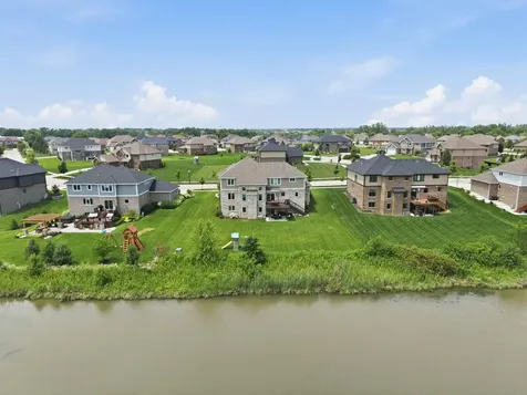 8279 Katie Lane Frankfort IL 60423