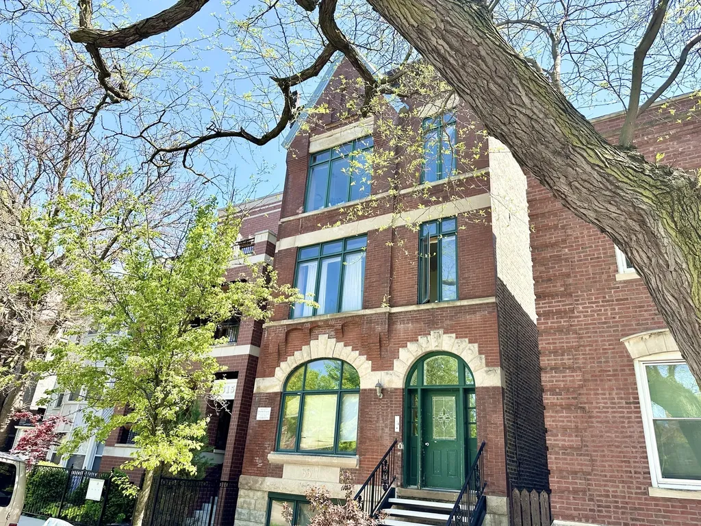 3311 North Seminary Avenue Chicago IL 60657