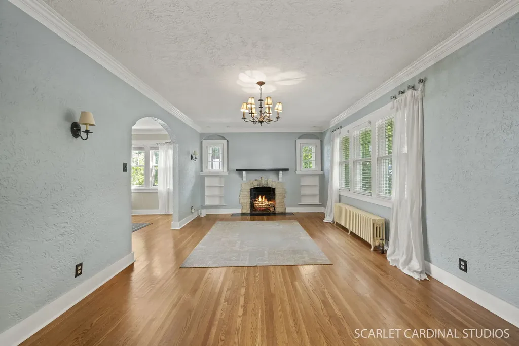 821 Howard Street Wheaton IL 60187