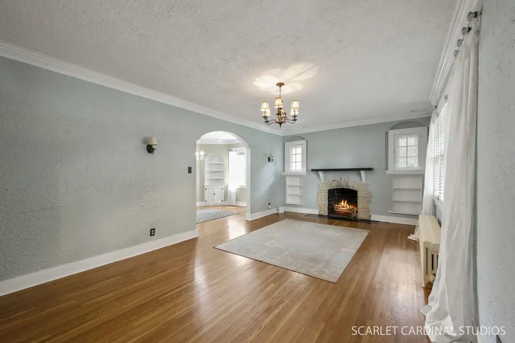 821 Howard Street Wheaton IL 60187
