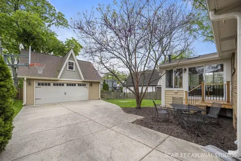 821 Howard Street Wheaton IL 60187