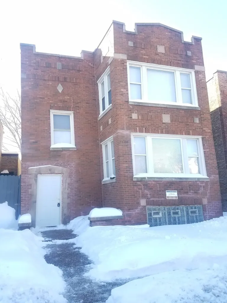 331 West 76th Street Chicago IL 60620